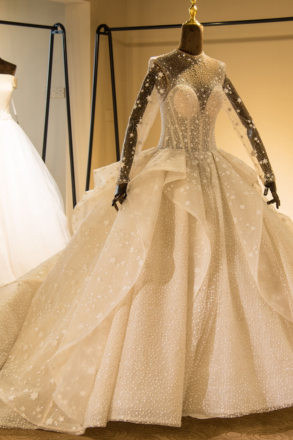 Elegant Long Sleeve Beading Lace-up Tulle Ball Gowns Sparkle Wedding Dress-misshow.com