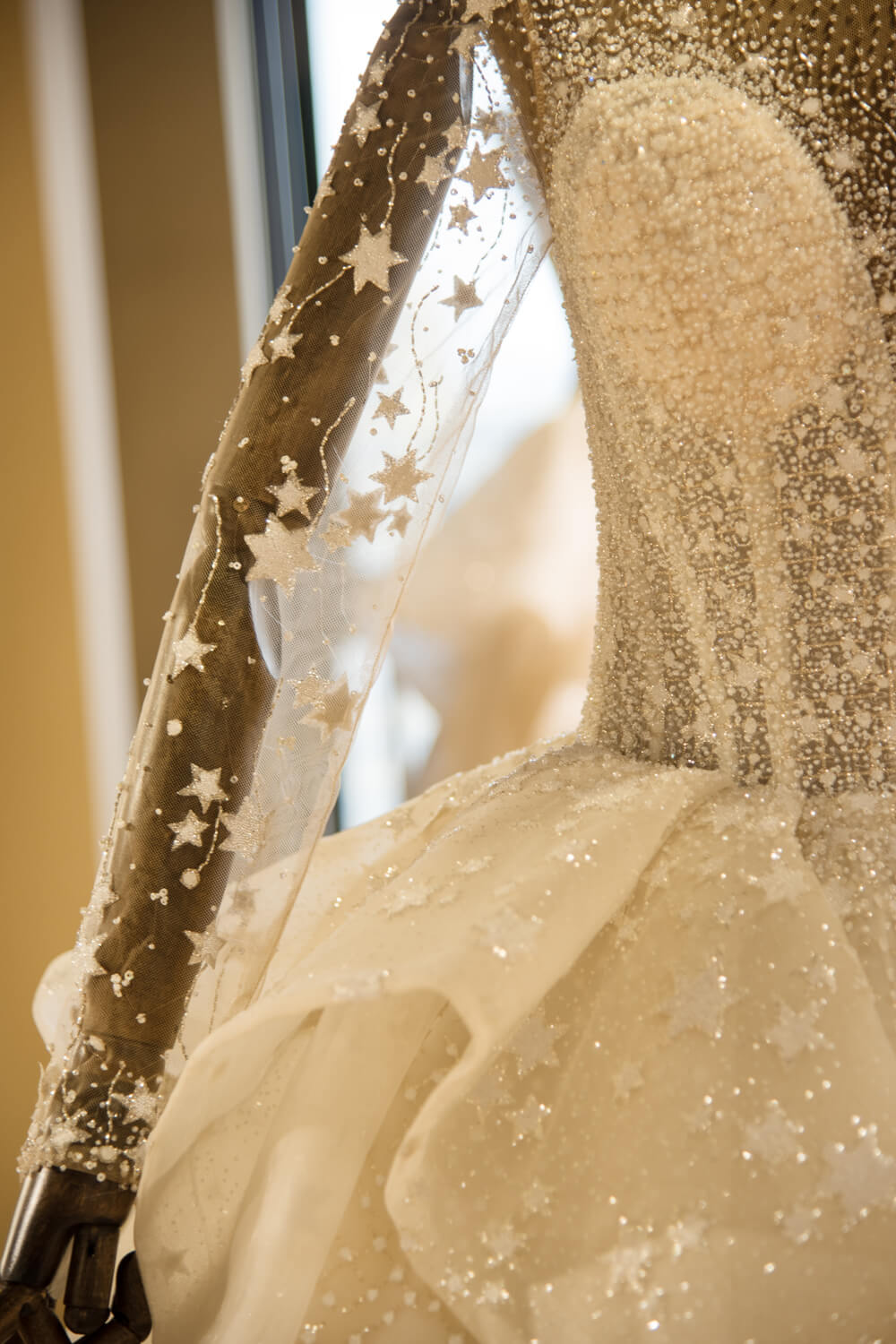 Elegant Long Sleeve Beading Lace-up Tulle Ball Gowns Sparkle Wedding Dress-misshow.com