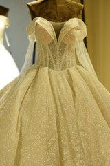 Elegant Long Sleeve Sweetheart Lace-up Ivory Tulle Ball Gown Wedding Dress-misshow.com