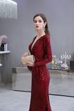 The gorgeous Elegant Sequined Burgundy V-Neck Mermaid Cocktail Party Dress Floor Length will stun every girl. The Tulle,Sequined Vintage Party dress will add extra elegance to your wholesale look.