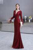 The gorgeous Elegant Sequined Burgundy V-Neck Mermaid Cocktail Party Dress Floor Length will stun every girl. The Tulle,Sequined Vintage Party dress will add extra elegance to your wholesale look.