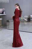 The gorgeous Elegant Sequined Burgundy V-Neck Mermaid Cocktail Party Dress Floor Length will stun every girl. The Tulle,Sequined Vintage Party dress will add extra elegance to your wholesale look.