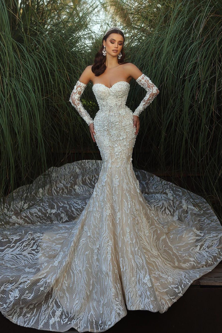 Exquisite Floor Length Sweetheart Sleeveless Mermaid Lace Wedding Dress with Cathedral Train-misshow.com