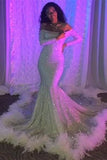 <tc>Fabelhaftes, bodenlanges, langärmeliges Meerjungfrau-Abschlussballkleid mit Pailletten und Federn</tc>