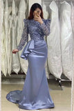 <tc>Glamouröses, langes, lavendelfarbenes Abendkleid im Meerjungfrau-Stil mit hohem Ausschnitt und Perlenstickerei und langen Ärmeln</tc>