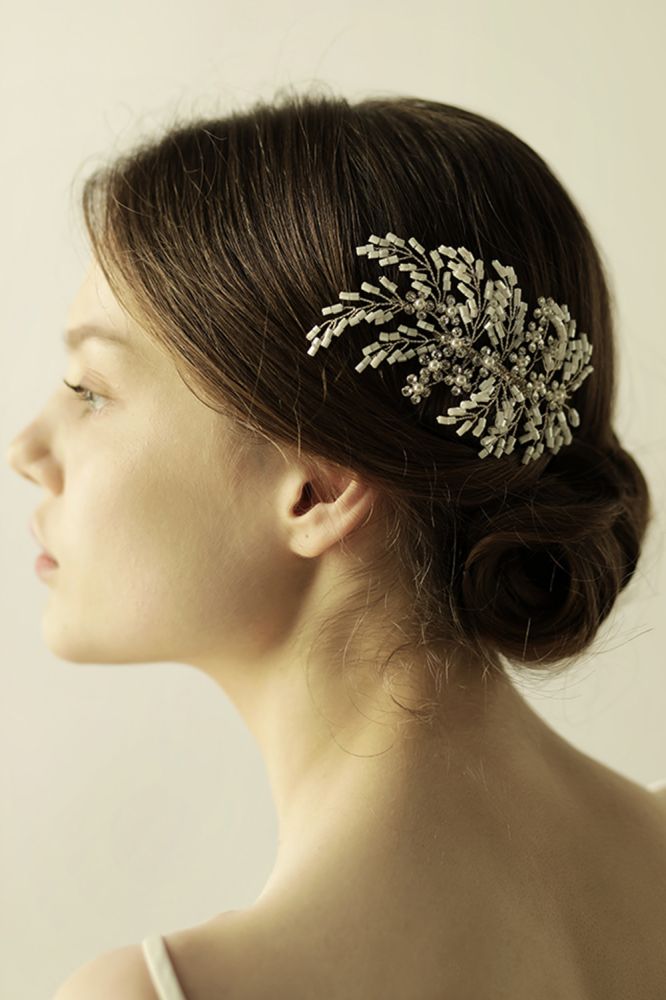 Shop MISSHOW US for a glamourous Alloy Imitation Pearls Special Occasion Combs-Barrettes Headpiece with Rhinestone. We have everything covered in this . 