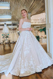 Gorgeous A-Line Lace Appliques Sleeveless Wedding Dresses