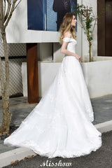 MISSHOW offers Gorgeous Off the Shoulder White aline Bridal Gown Garden Lace Appliques Wedding Dress at a good price from White,Ivory,Tulle to A-line,Ball Gown,Princess Floor-length them. Stunning yet affordable Cap Sleeves .
