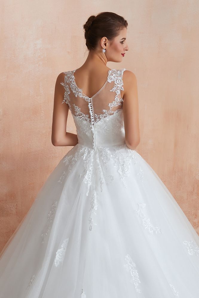 This elegant Jewel Tulle wedding dress with Lace could be custom made in plus size for curvy women. Plus size Sleeveless A-line,Ball Gown,Princess bridal gowns are classic yet cheap.