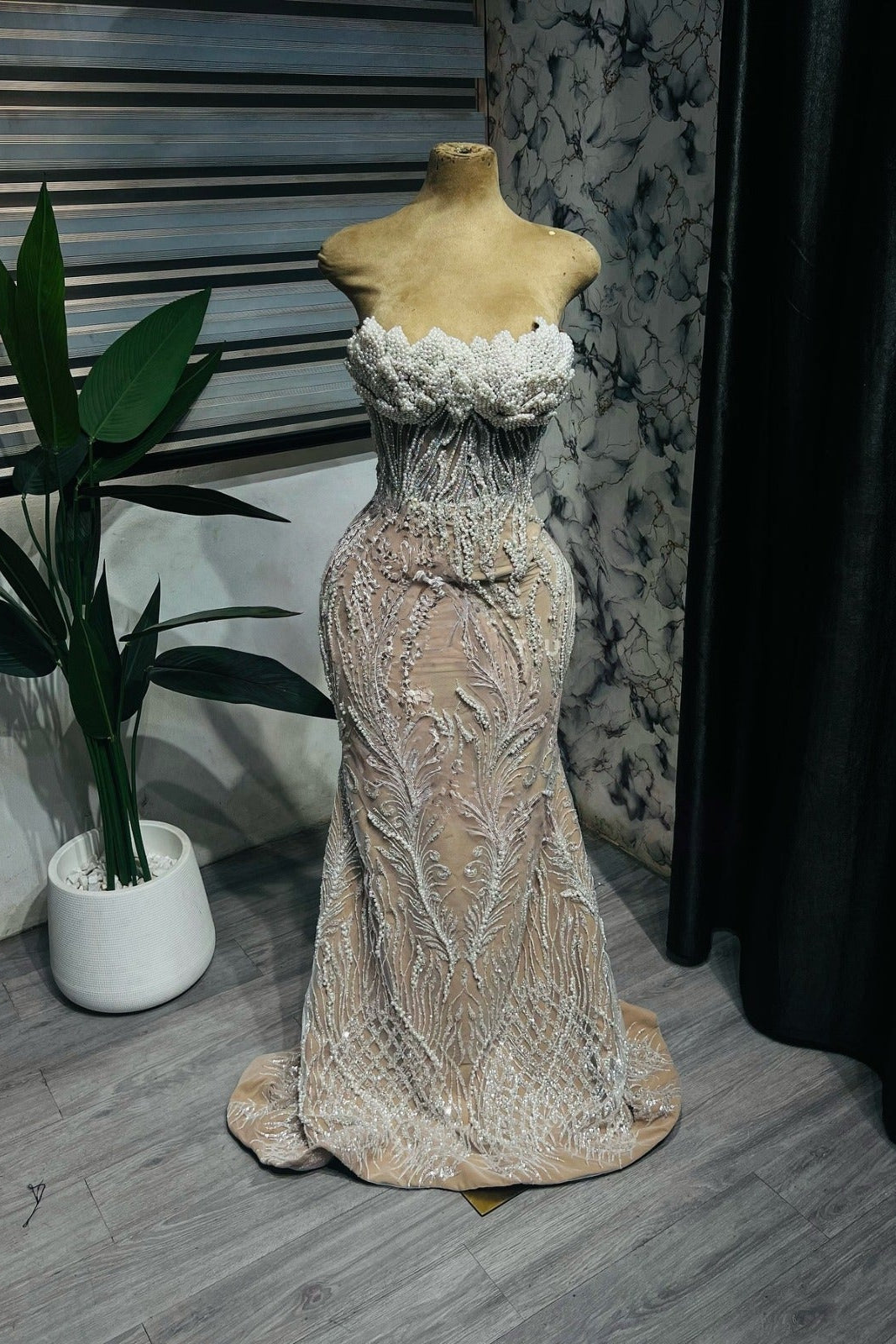 Gorgeous Long Mermaid Lace Beaded Strapless Prom Dress with Pearls