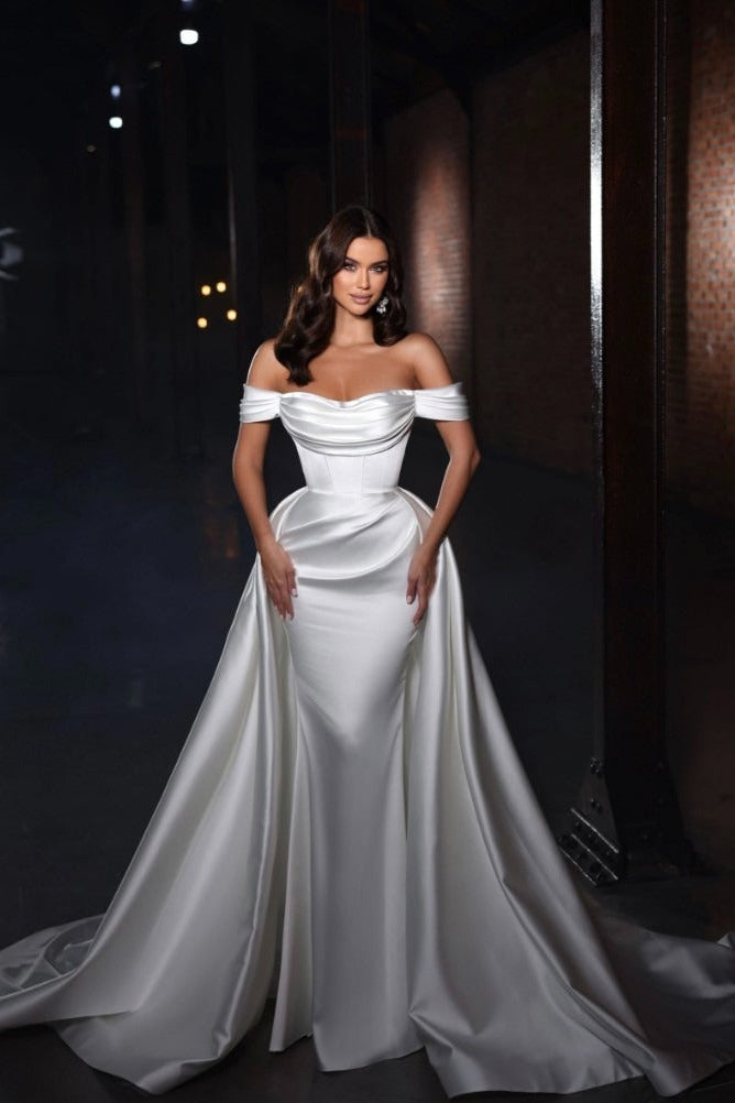 Simple Off-the-shoulder Satin A-line Sleeveless Wedding Dresses With Detachable Train