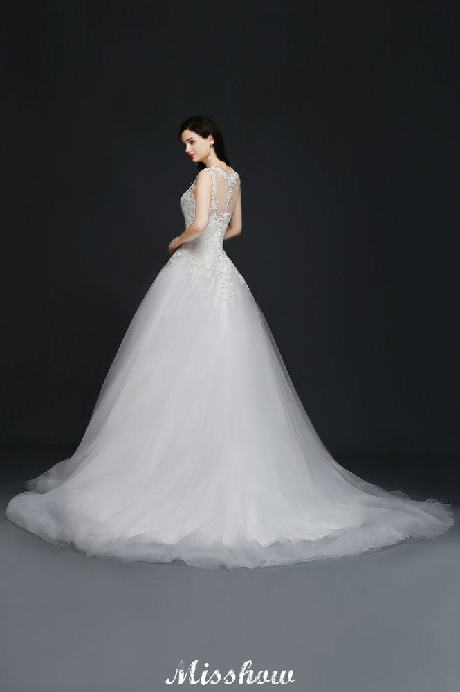 This elegant Scoop Tulle wedding dress with Lace could be custom made in plus size for curvy women. Plus size Sleeveless Princess bridal gowns are classic yet cheap.