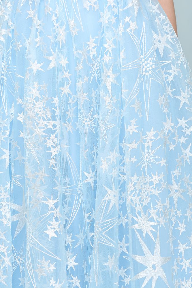 Looking for Prom Dresses in Tulle, A-line style, and Gorgeous Appliques work  MISSHOW has all covered on this elegant Long Appliqued Tulle A-line Cap Sleeves Prom Dresses.