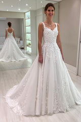 Luxurious A-Line Lace Sweetheart Sleeveless White Long Wedding Dress With Appliques