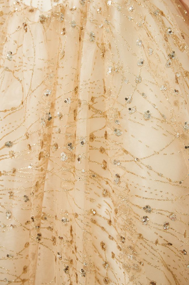 Looking for Prom Dresses,Evening Dresses,Homecoming Dresses,Quinceanera dresses in Tulle, A-line,Ball Gown,Princess style, and Gorgeous Sequined work  MISSHOW has all covered on this elegant Luxury Off-the-Shoulder Tulle Ball Gown Sequins Princess Party Gown for Girls.
