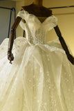 Luxury Sweetheart Lace-up Tulle Ball Gown Wedding Dress with Ruffles-misshow.com
