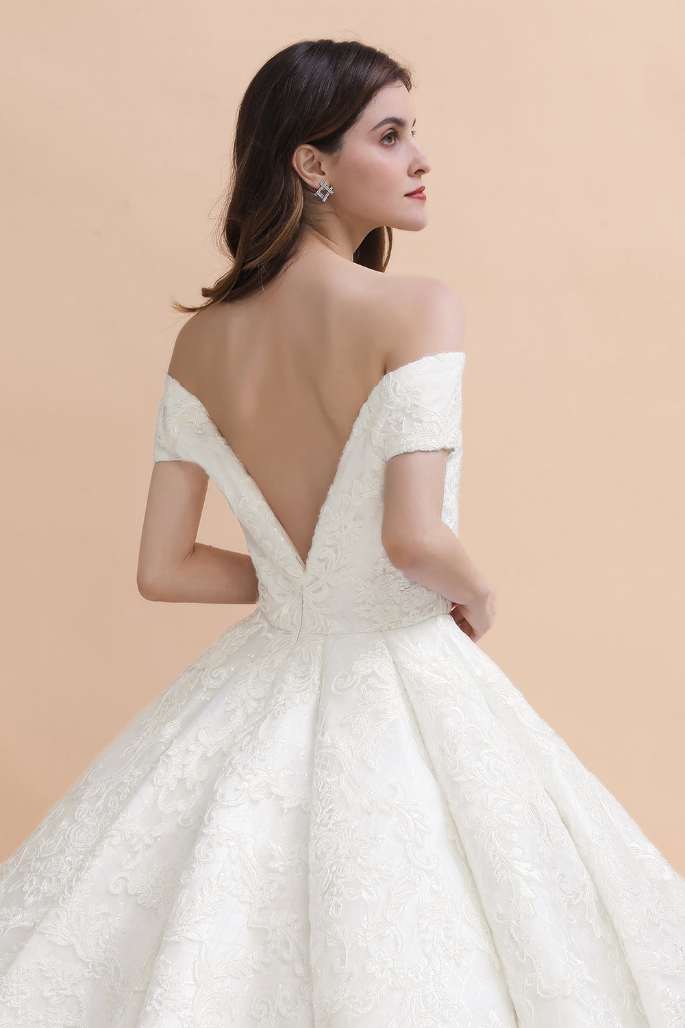 Off Shoulder Floor Length Bridal Gowns Lace Appliques Chapel Train Wedding Dress-misshow.com