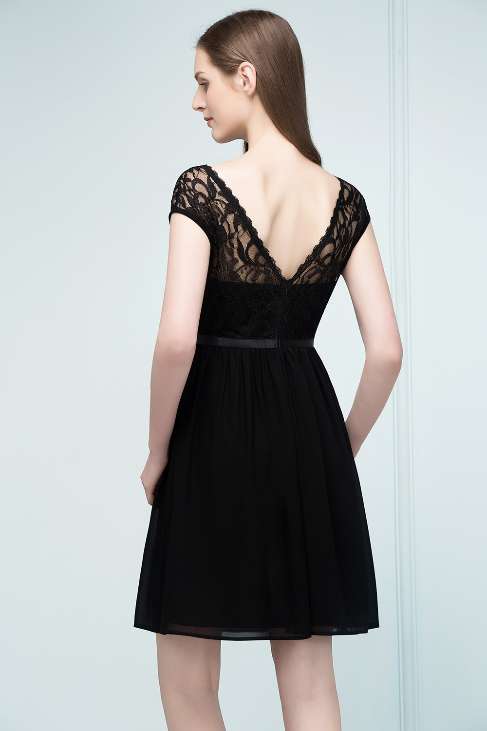 Pretty Scoop Sleeveless Black Lace Short Junior Bridesmaid Dresses