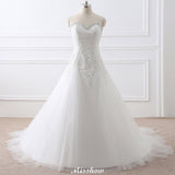 This elegant Sweetheart Tulle wedding dress with Lace could be custom made in plus size for curvy women. Plus size Sleeveless Princess bridal gowns are classic yet cheap.