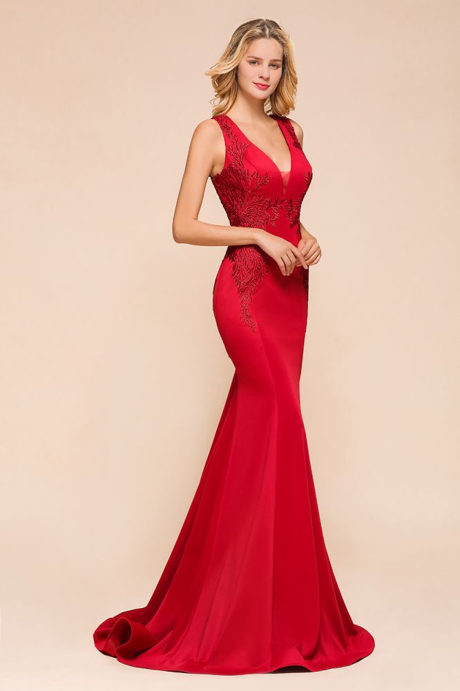 Looking for Prom Dresses,Evening Dresses in Healthy cloth, A-line style, and Gorgeous Lace,Rhinestone work  MISSHOW has all covered on this elegant Sexy V-neck Sleeveless Mermaid Evening Maxi Gown Floral Appliques Party Dress with Sweep Train.