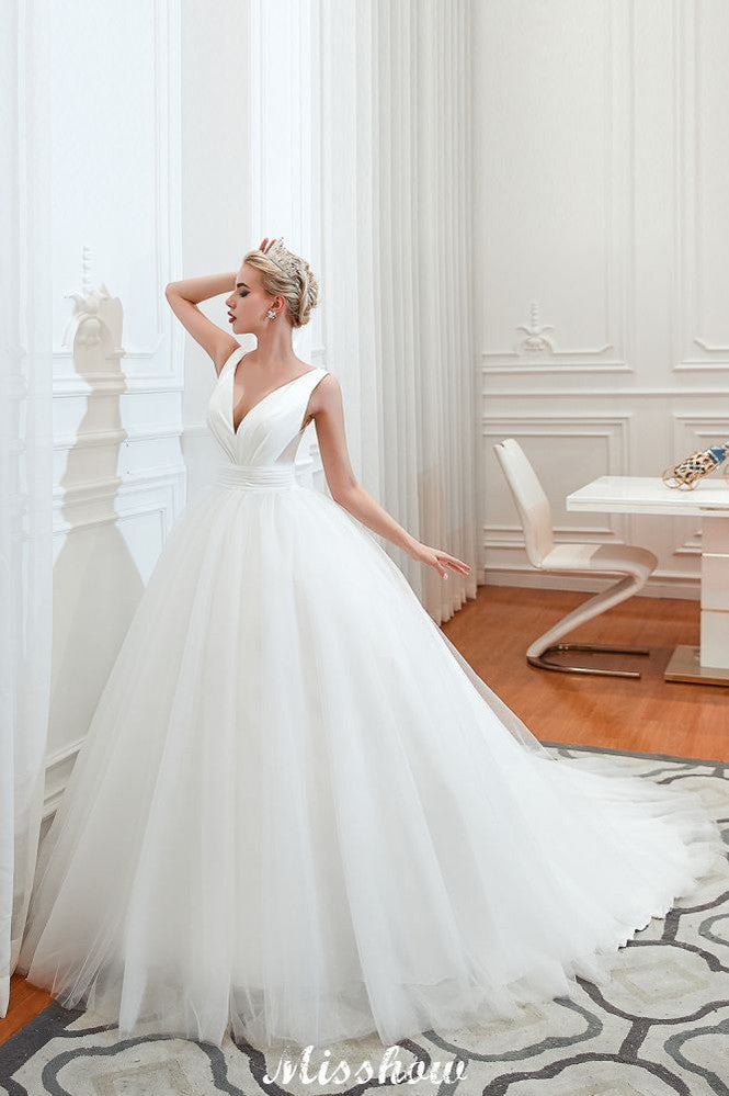 Sexy V-Neck Sleeveless Princess Spring Wedding Dress