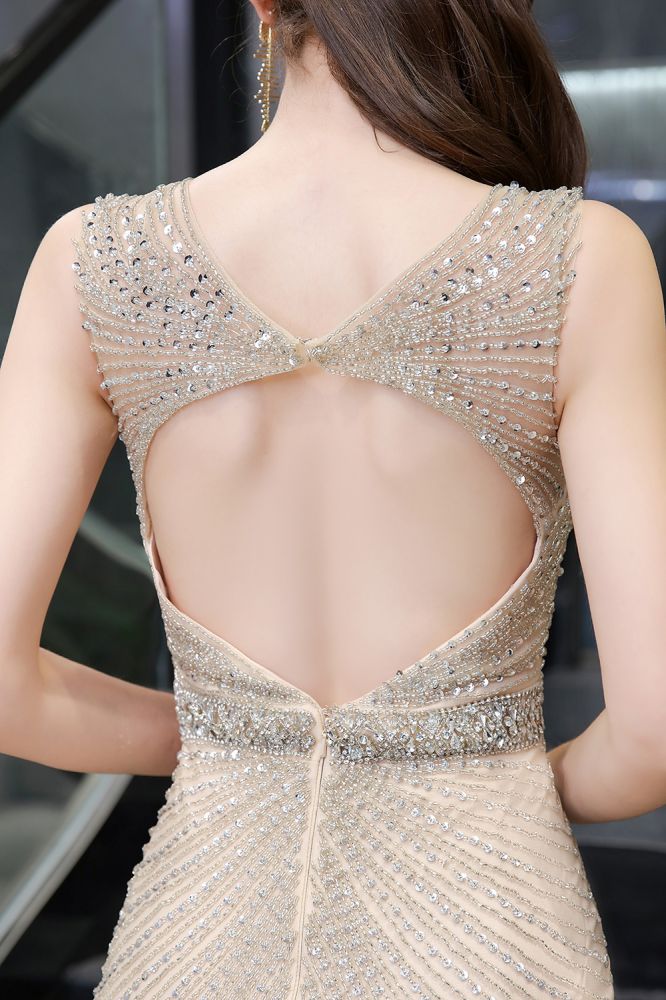 Looking for Prom Dresses,Evening Dresses,Homecoming Dresses,Quinceanera dresses in Tulle, Mermaid style, and Gorgeous Beading,Crystal,Sequined,Rhinestone work  MISSHOW has all covered on this elegant Stylish Deep V-Neck Sleeveless Beading Silver Slim Mermaid Party Gown.