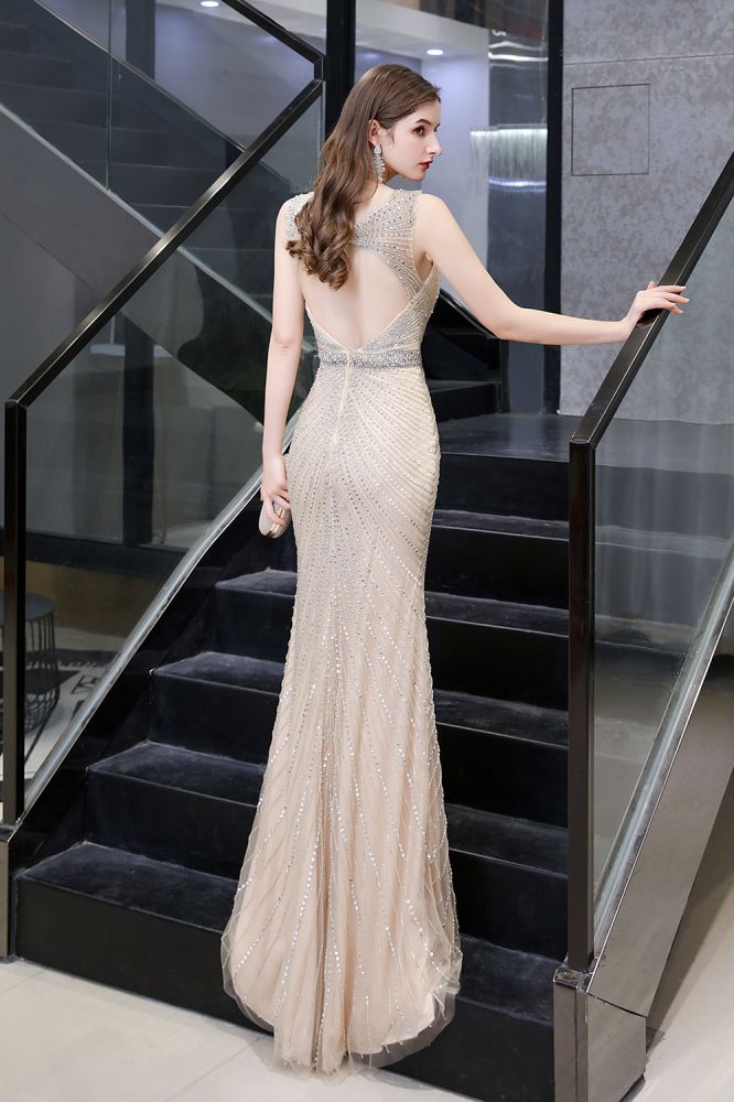 Looking for Prom Dresses,Evening Dresses,Homecoming Dresses,Quinceanera dresses in Tulle, Mermaid style, and Gorgeous Beading,Crystal,Sequined,Rhinestone work  MISSHOW has all covered on this elegant Stylish Deep V-Neck Sleeveless Beading Silver Slim Mermaid Party Gown.