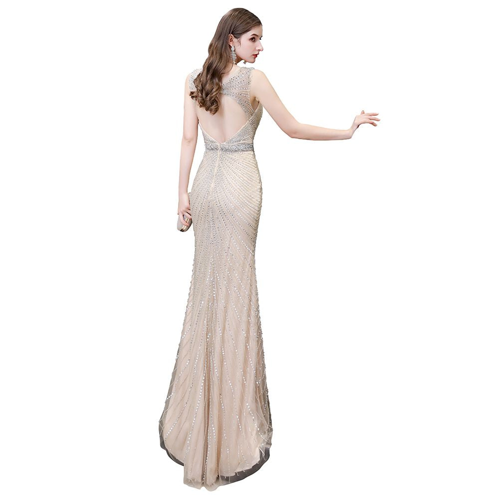Looking for Prom Dresses,Evening Dresses,Homecoming Dresses,Quinceanera dresses in Tulle, Mermaid style, and Gorgeous Beading,Crystal,Sequined,Rhinestone work  MISSHOW has all covered on this elegant Stylish Deep V-Neck Sleeveless Beading Silver Slim Mermaid Party Gown.