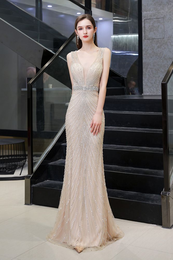 Looking for Prom Dresses,Evening Dresses,Homecoming Dresses,Quinceanera dresses in Tulle, Mermaid style, and Gorgeous Beading,Crystal,Sequined,Rhinestone work  MISSHOW has all covered on this elegant Stylish Deep V-Neck Sleeveless Beading Silver Slim Mermaid Party Gown.