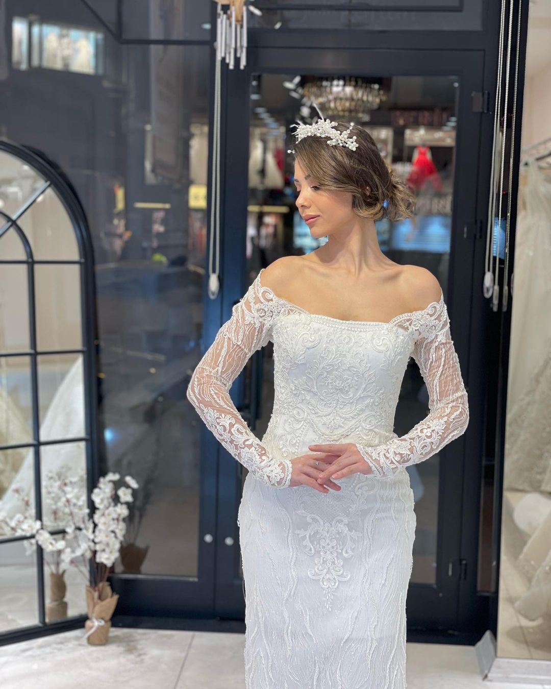 Trendy Floor Length Long Sleeves Mermaid Lace Wedding Dress-misshow.com