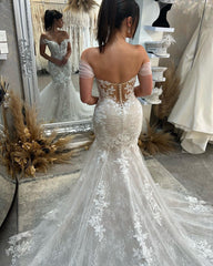 Trendy Floor Length Sweetheart Sleeveless Off-The-Shoulder Lace Wedding Dress with Chapel Train-misshow.com