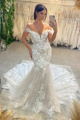 Trendy Floor Length Sweetheart Sleeveless Off-The-Shoulder Lace Wedding Dress with Chapel Train-misshow.com