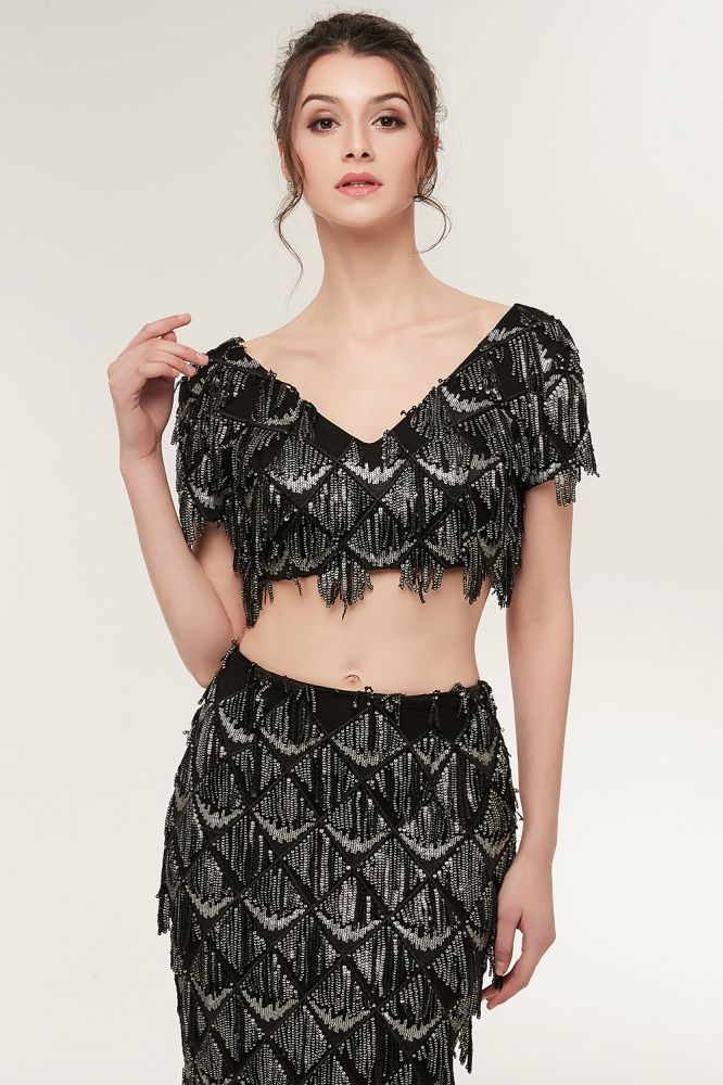 Looking for Prom Dresses,Evening Dresses in Sequined, Mermaid,Two Pieces style, and Gorgeous Pattern,Sequined work  MISSHOW has all covered on this elegant Two-piece Mermaid V-neck Short Sleeves Long Sequined Black Prom Dresses.