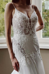 Vintage Mermaid V-neck Spaghetti Straps Lace Wedding Dresses With Train-misshow.com